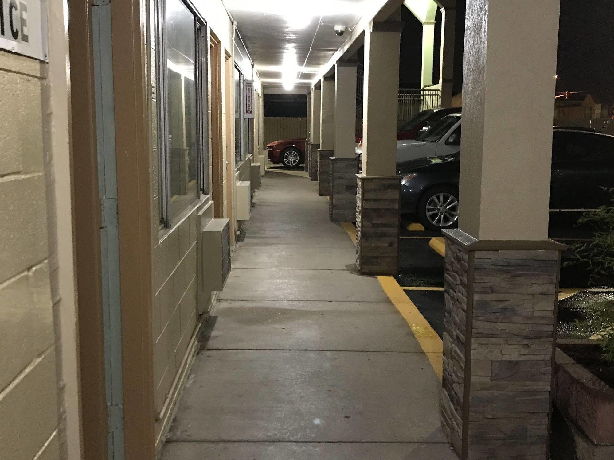 Hutchinson Inn Luaran gambar