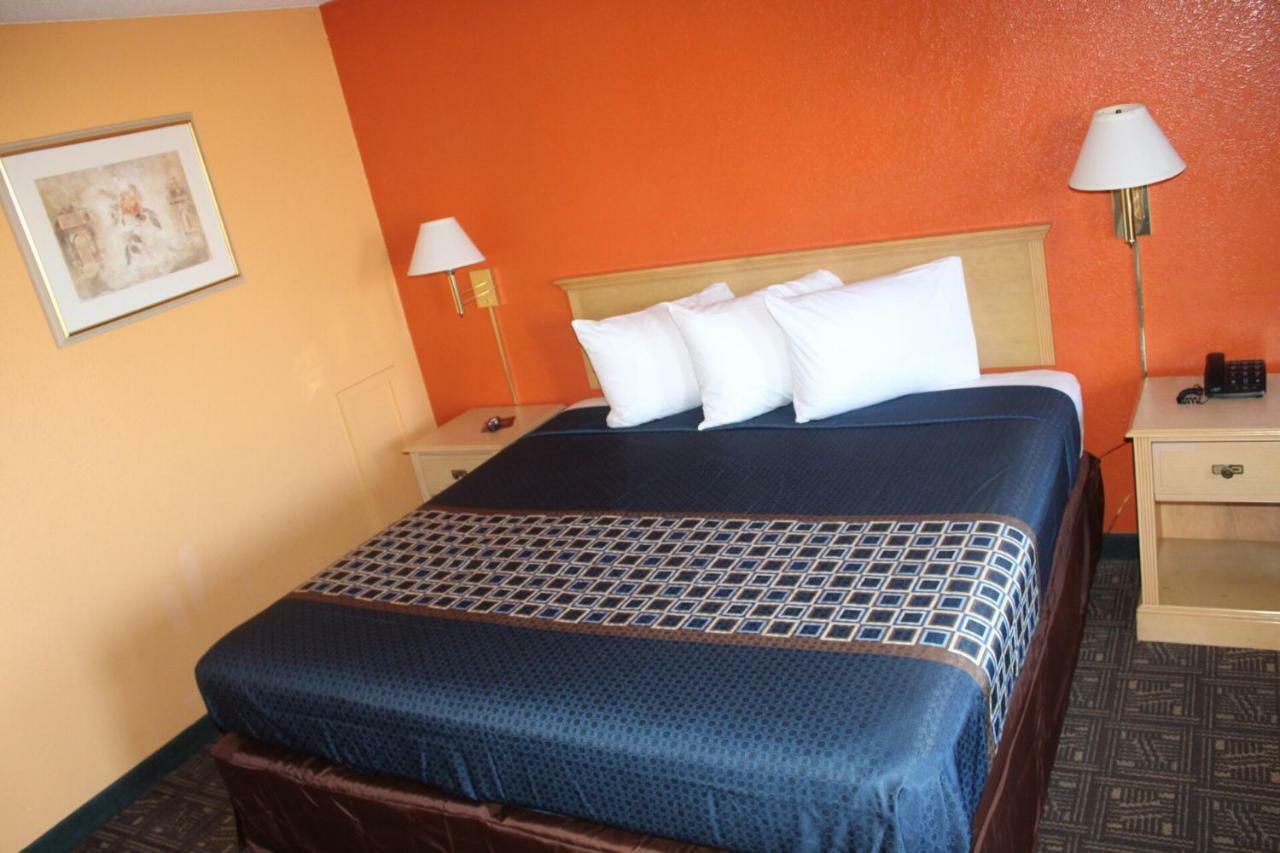 Hutchinson Inn Luaran gambar