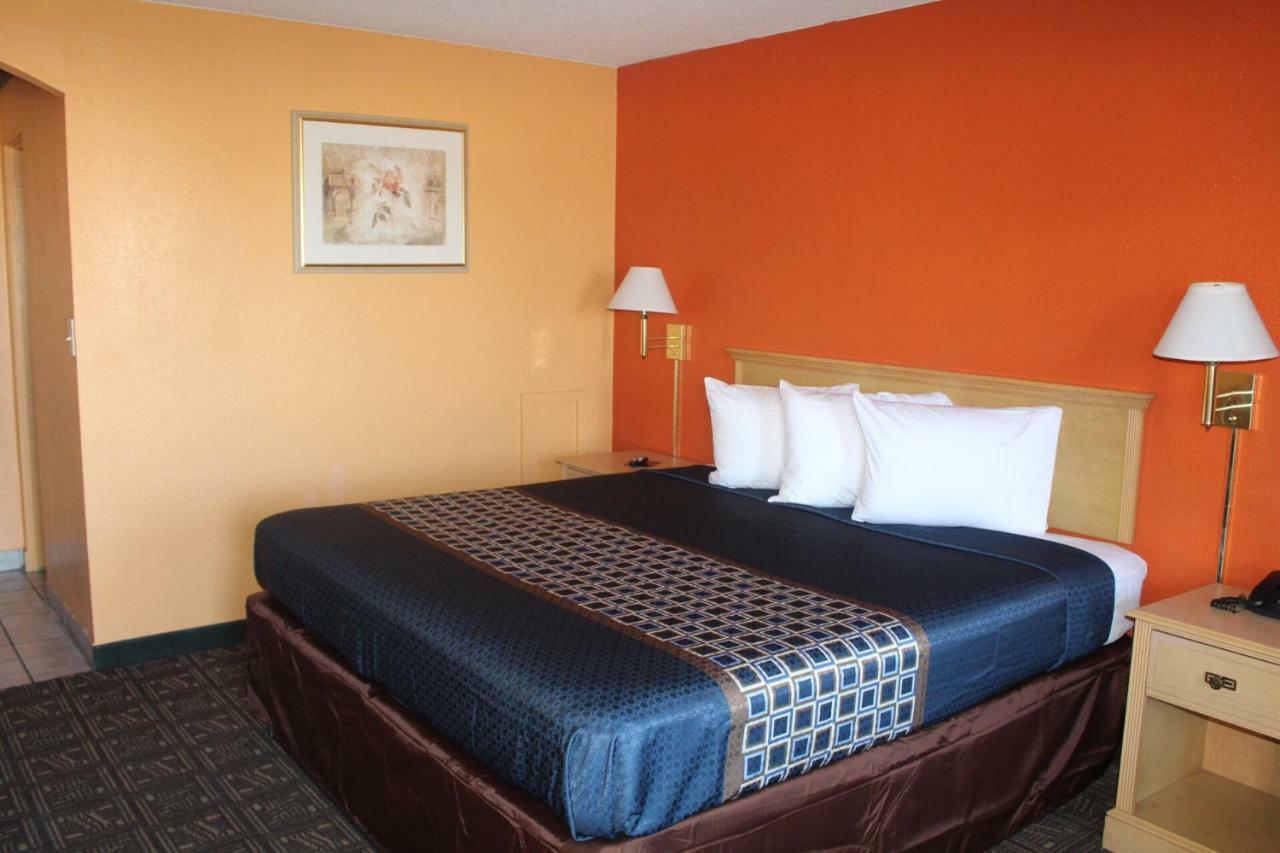 Hutchinson Inn Luaran gambar